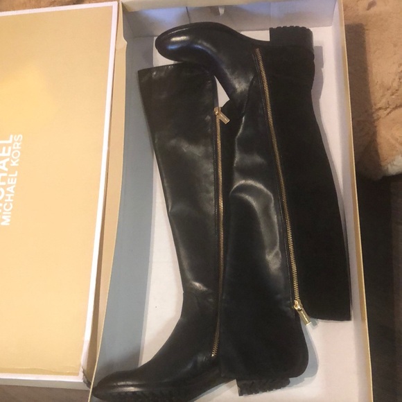Michael Kors Boots 5 1/2 - Picture 6 of 7